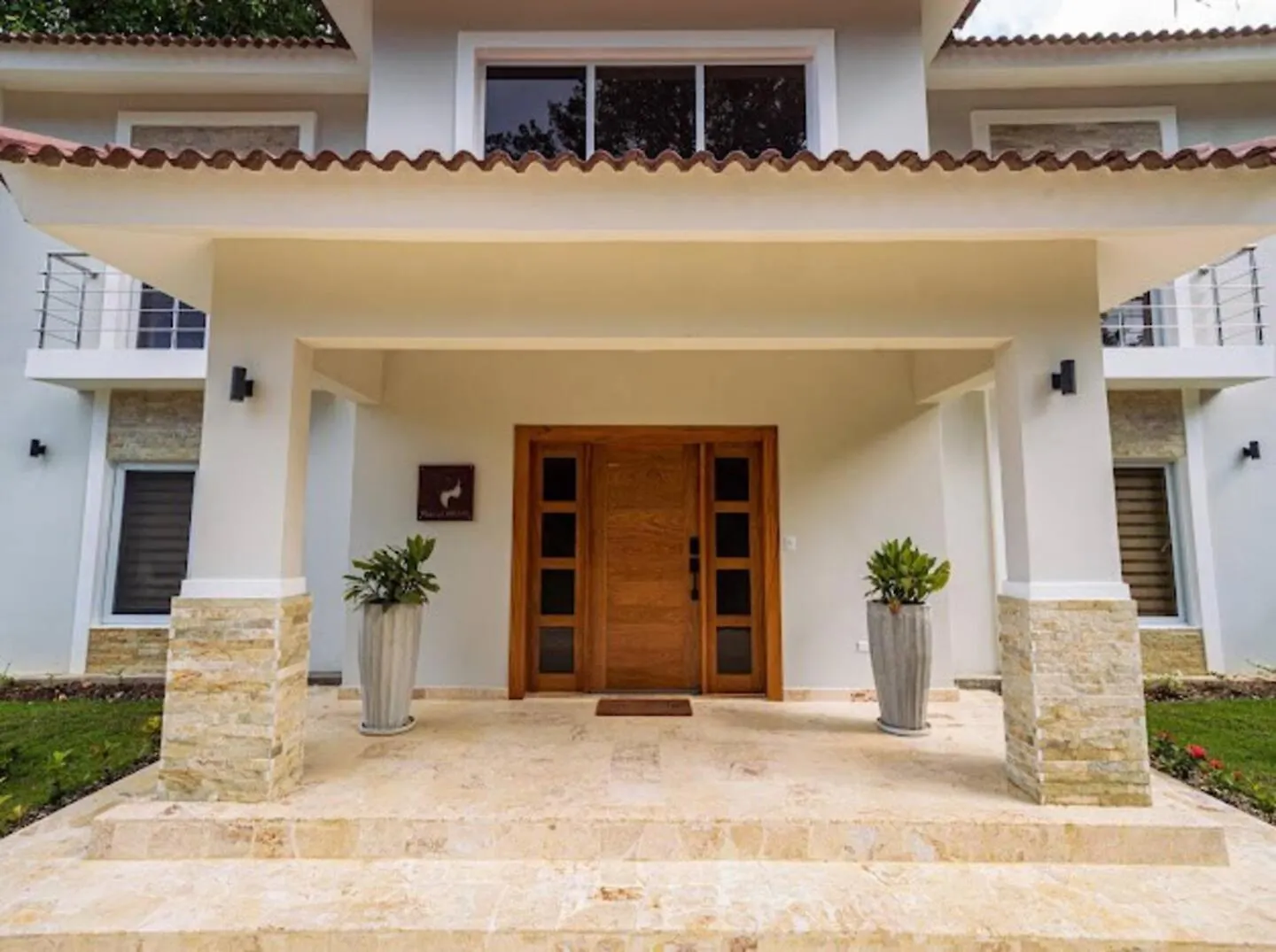 Modern 6 Bedroom Villa With Hot Tub Sosua Holiday home