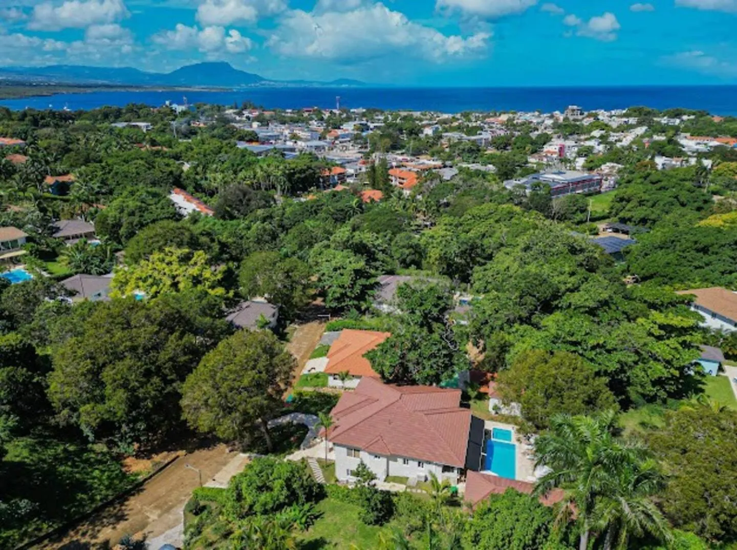 Modern 6 Bedroom Villa With Hot Tub Sosua Holiday home